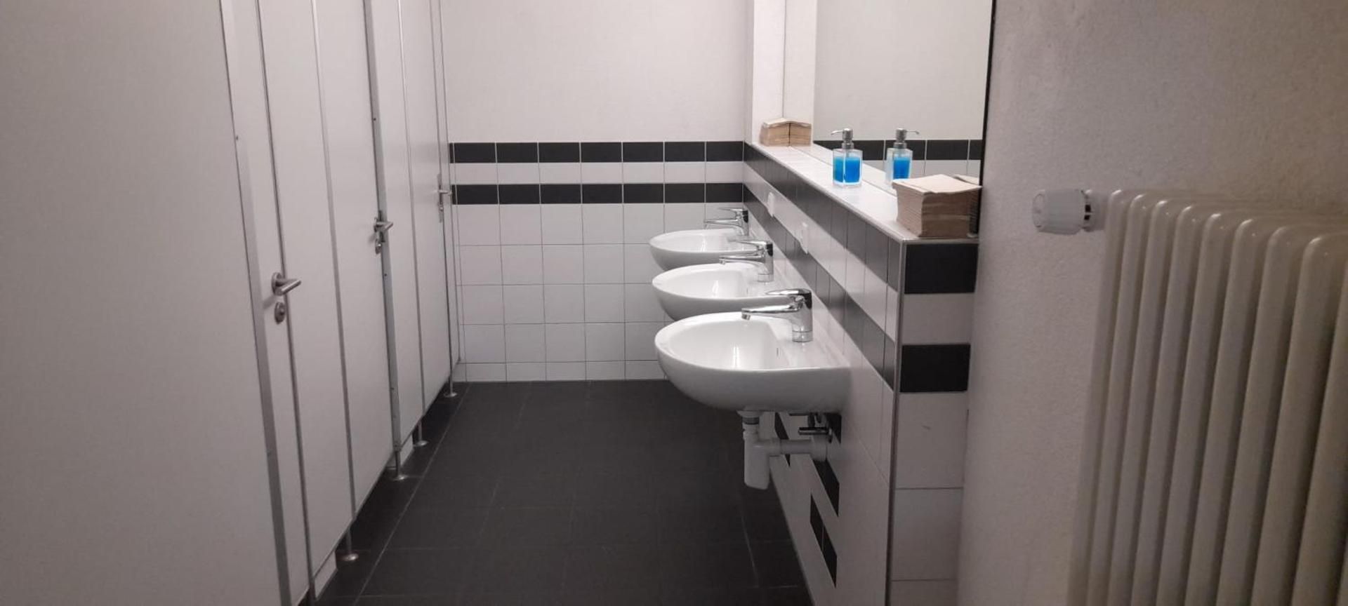 Single Room with Shared Bathroom