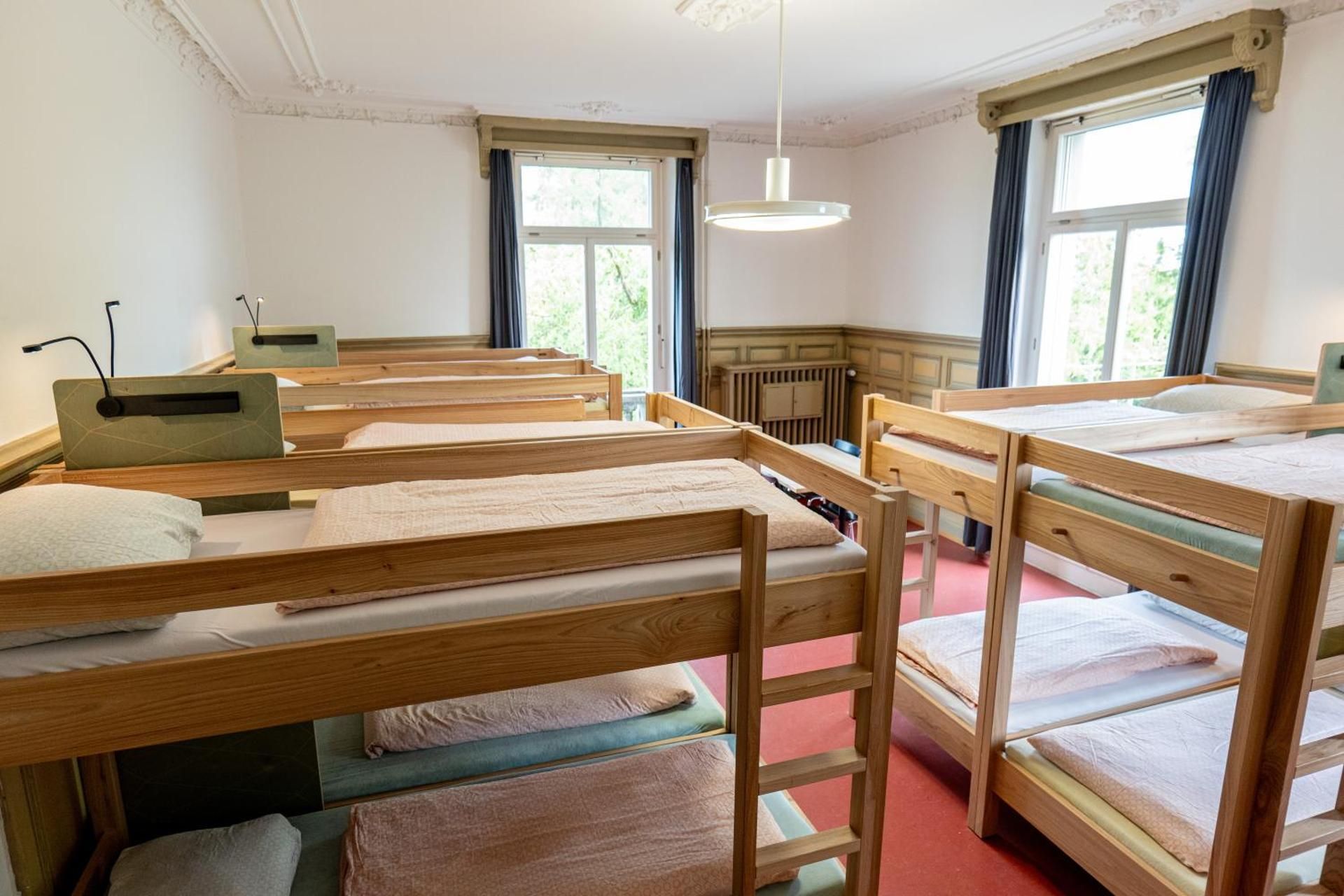 1 Person in Dormitory - Mixed