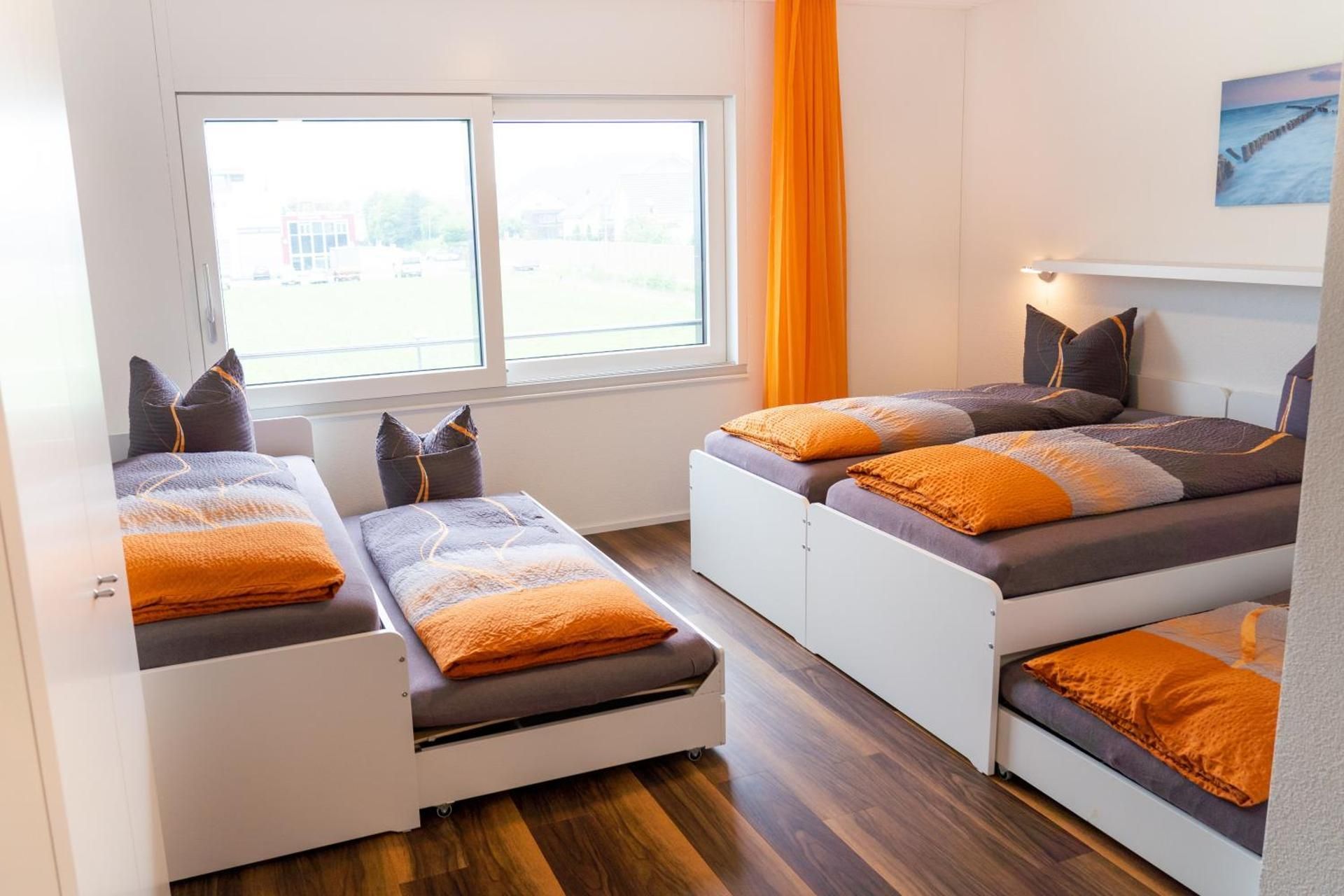 Standard Studio (6 Adults)