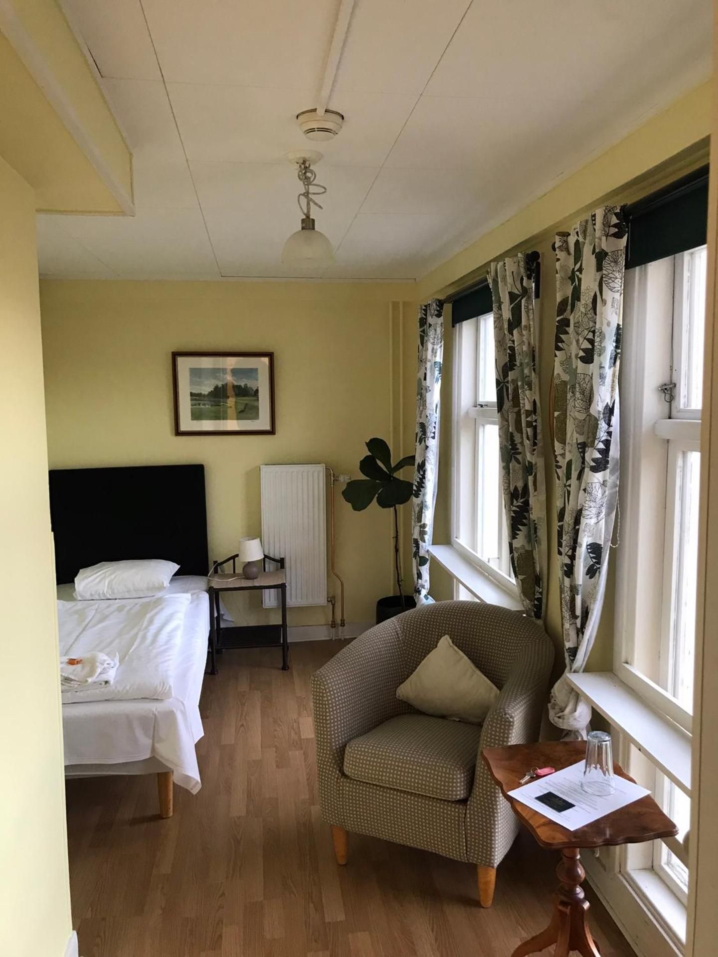 Single Room with Shared Shower and Toilet