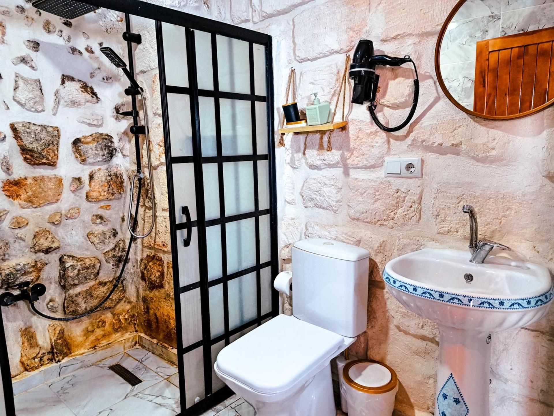 Mons Masius Boutique Hotel Teras King Suite 2