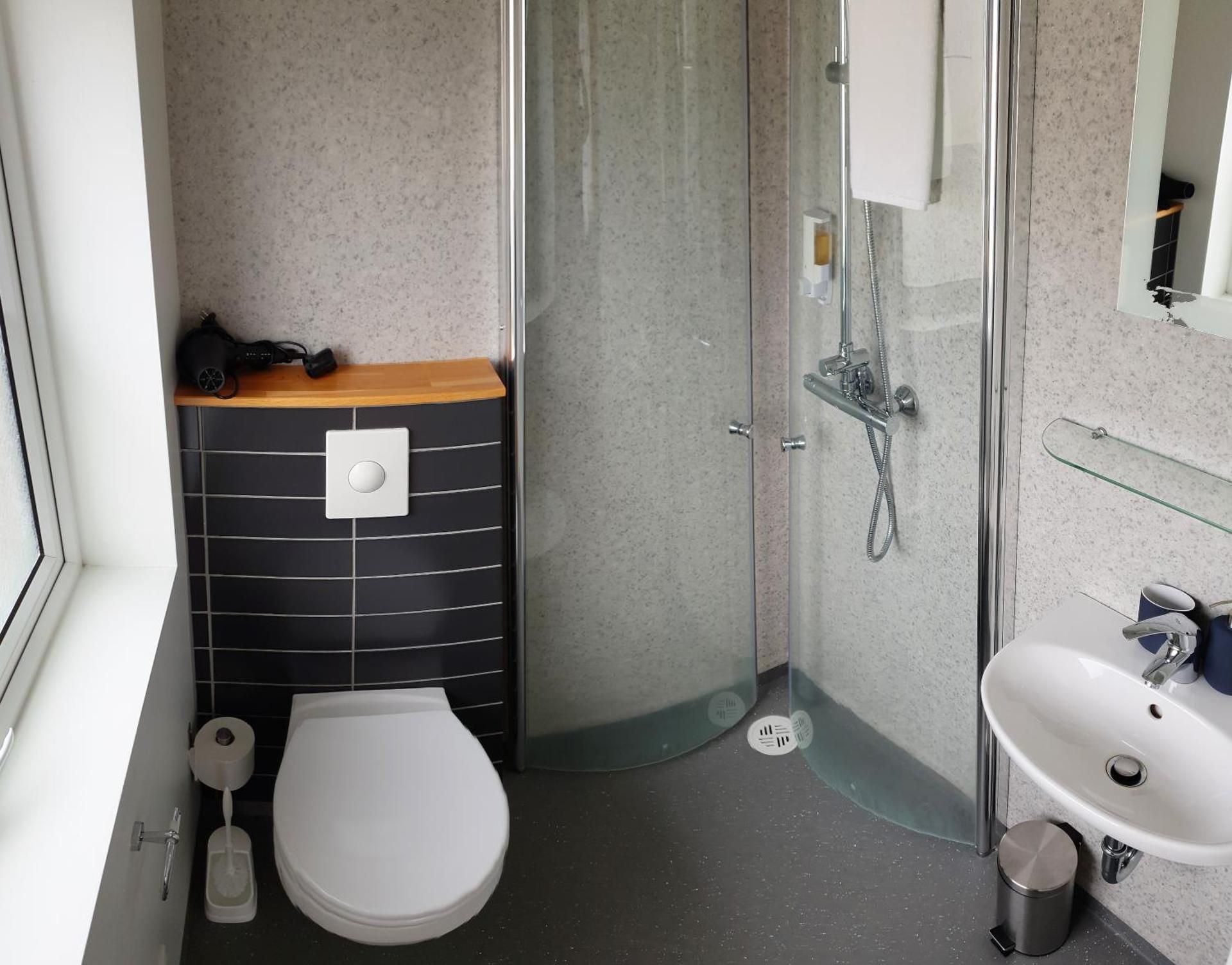 Deluxe Double Room with Shower