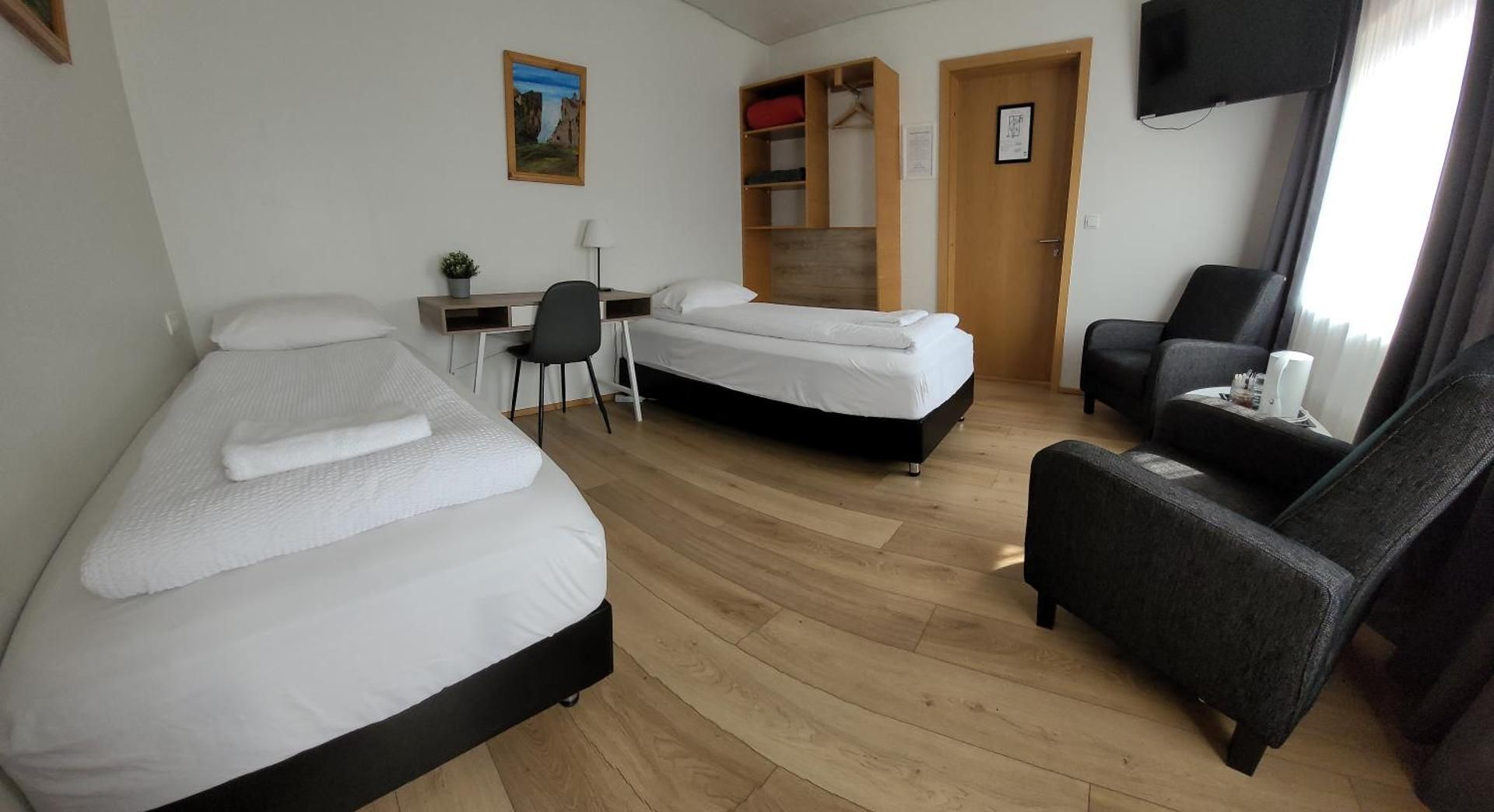 Deluxe Double Room with Shower