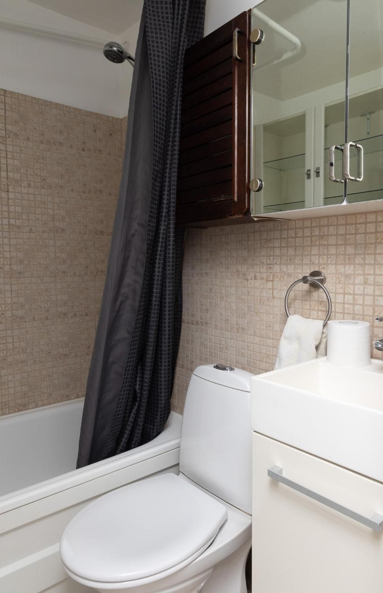 Summerday Guesthouse Four-Bedroom House