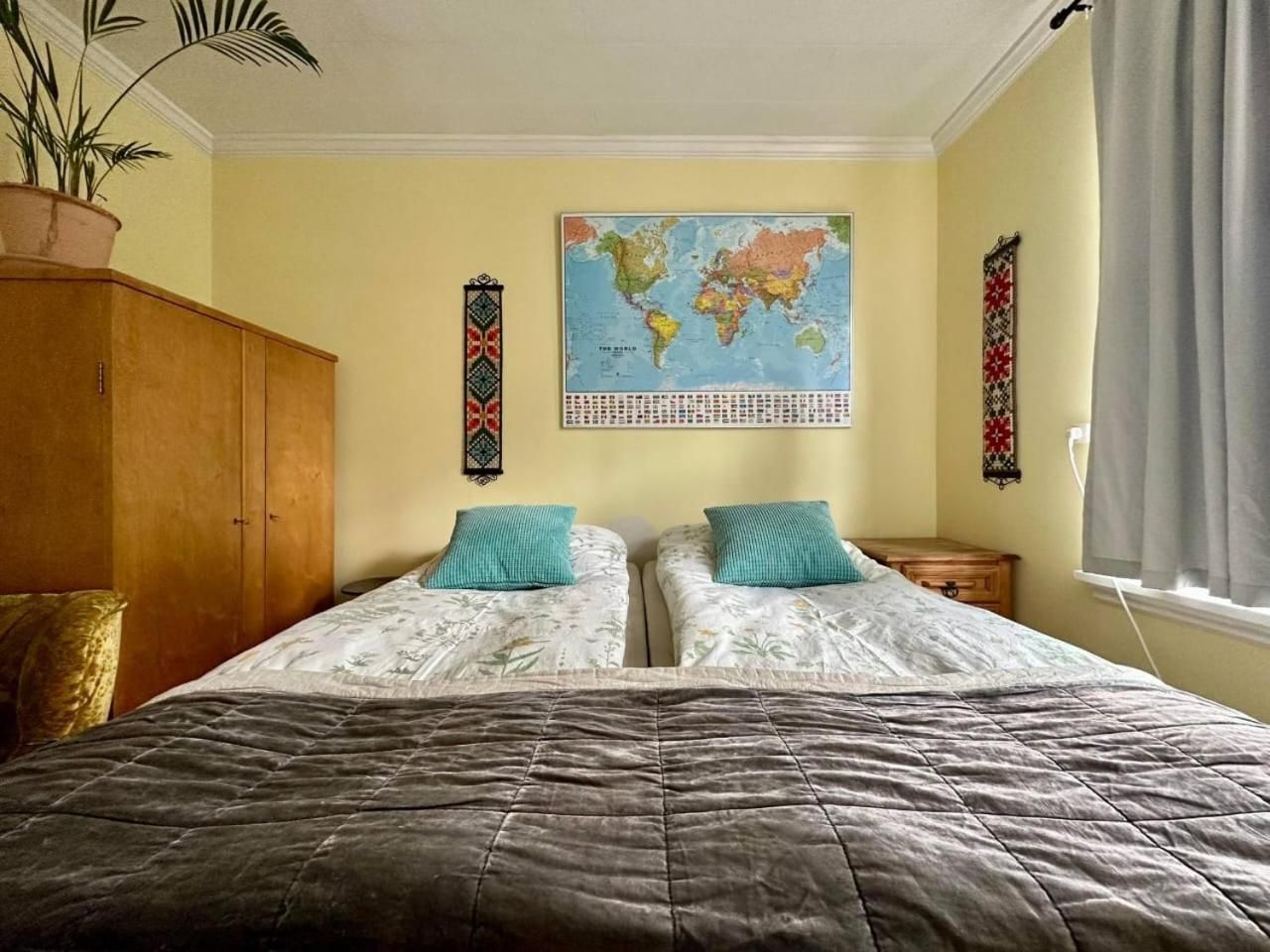 Room 4 - Double Room with Street View