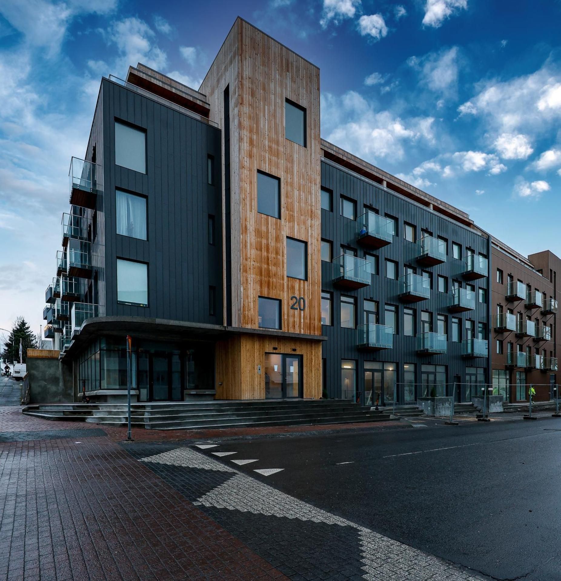 Center Apartments - Esja