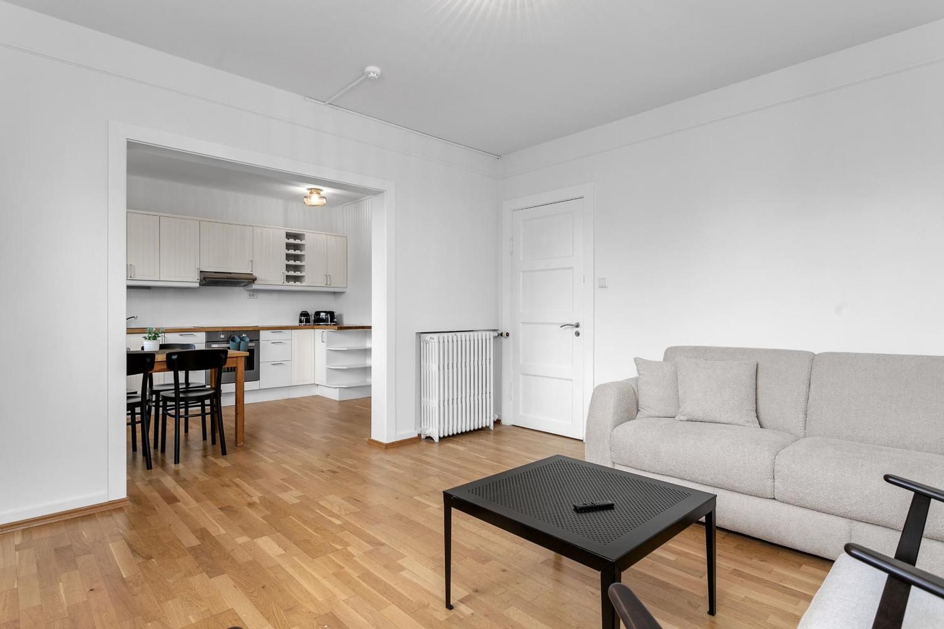 One-Bedroom Apartment