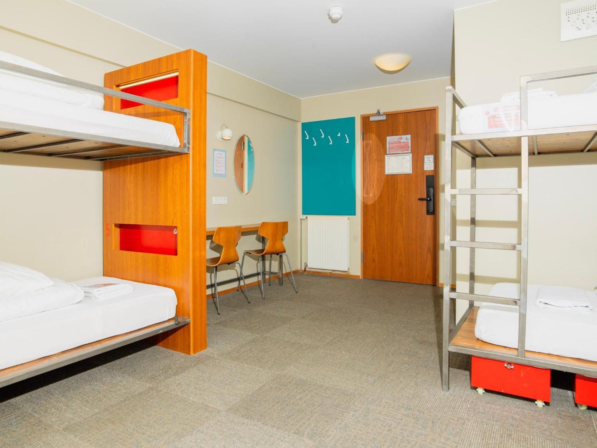 Loft - HI Hostel Single bed in 7-Bed MIXED Dorm with Private Bathroom 3