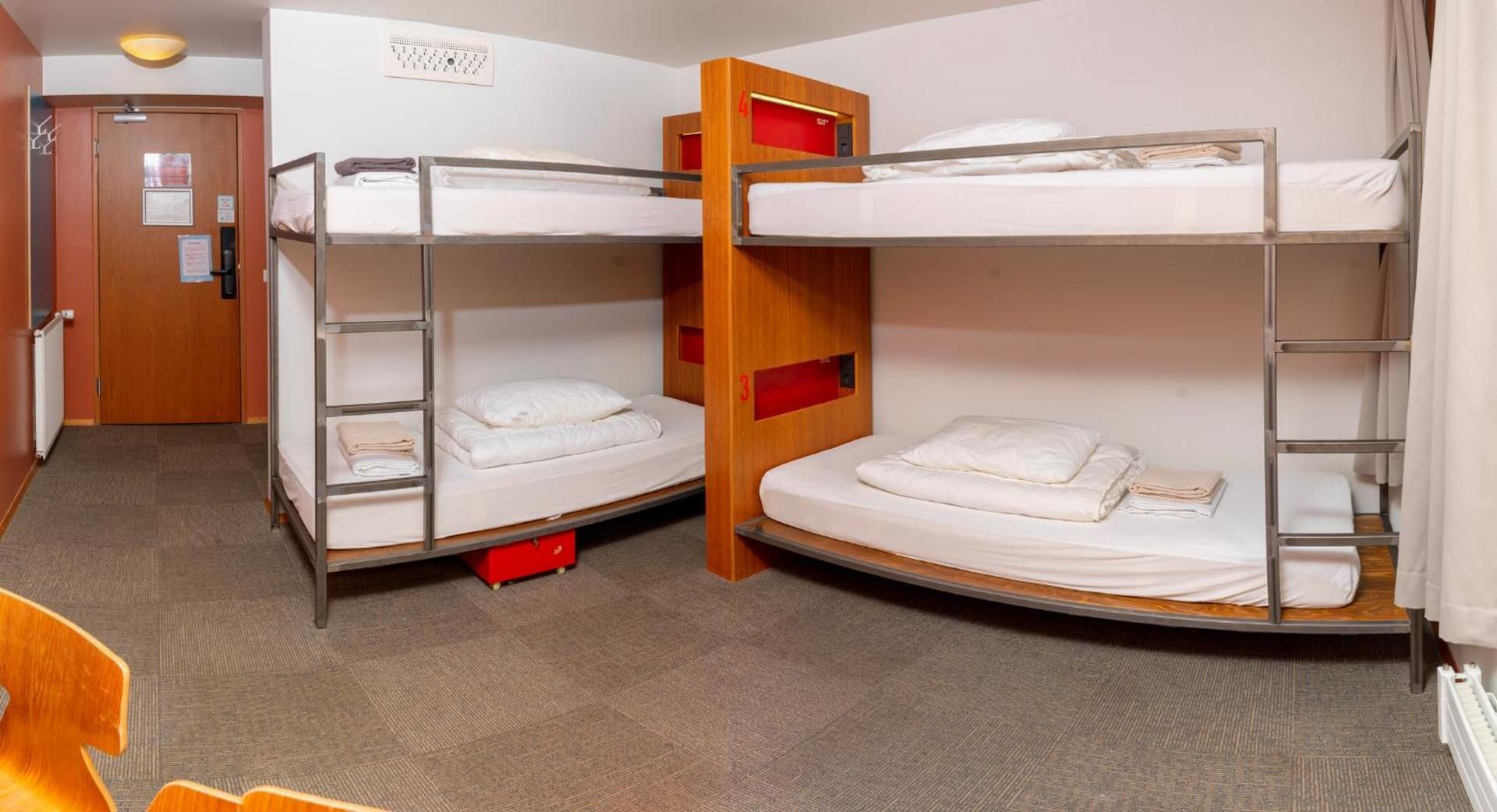 Loft - HI Hostel Single bed in 7-Bed MIXED Dorm with Private Bathroom 2