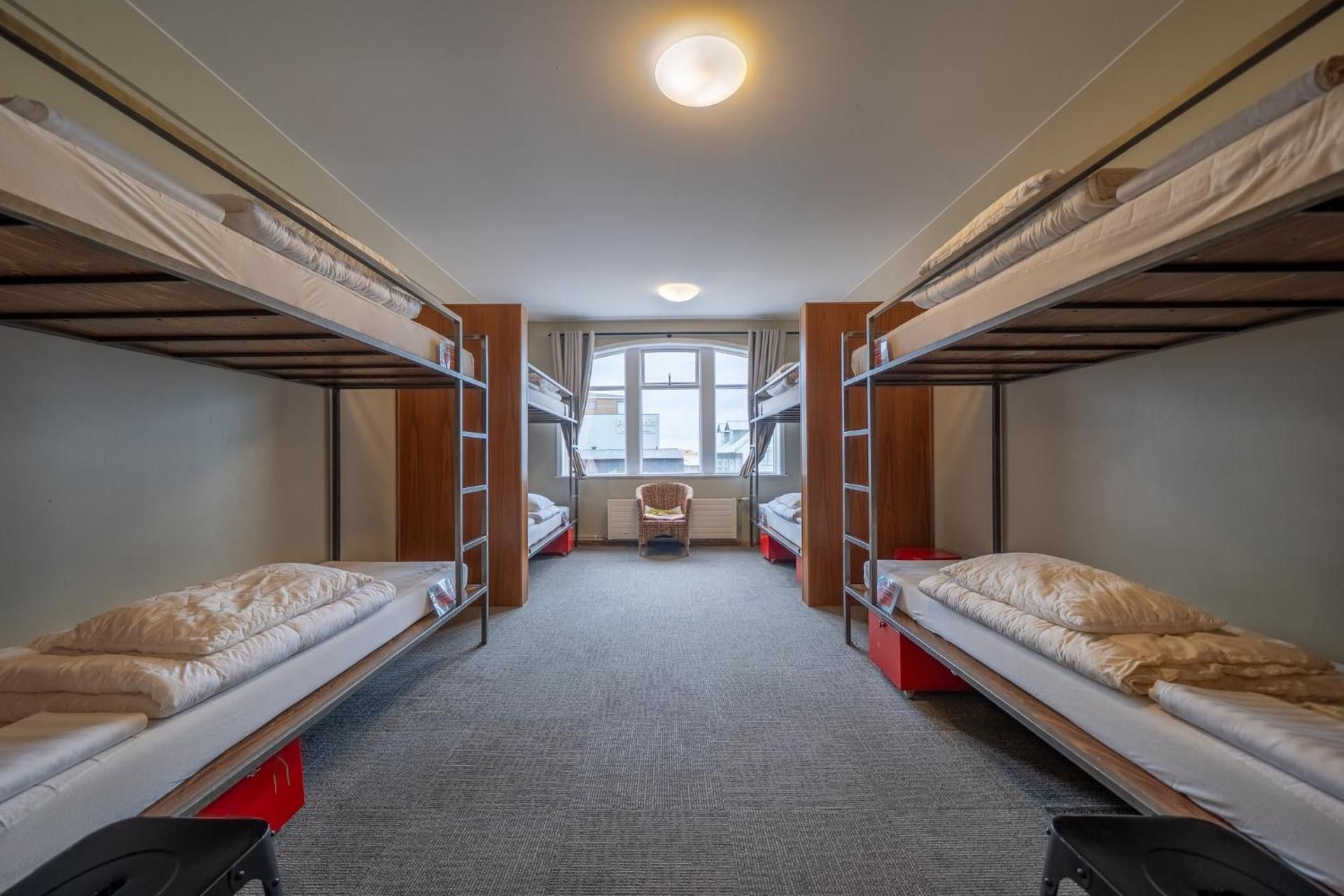 Single bed in 8-Bed FEMALE Dorm with Private Bathroom 
