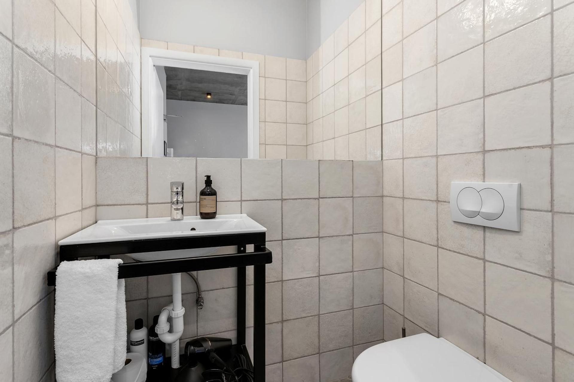 The Swan House – Reykjavik Apartments Double Studio 2