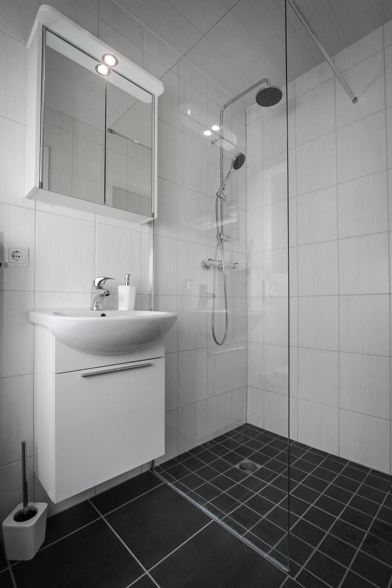 Thoristun Apartments Three Bedroom Apartment 2