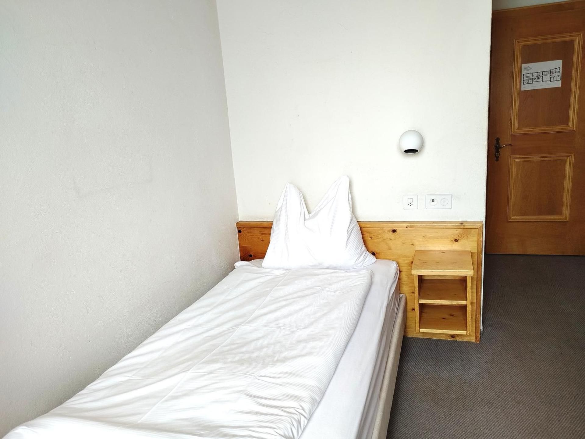 Standard Single Room with Shared Bathroom
