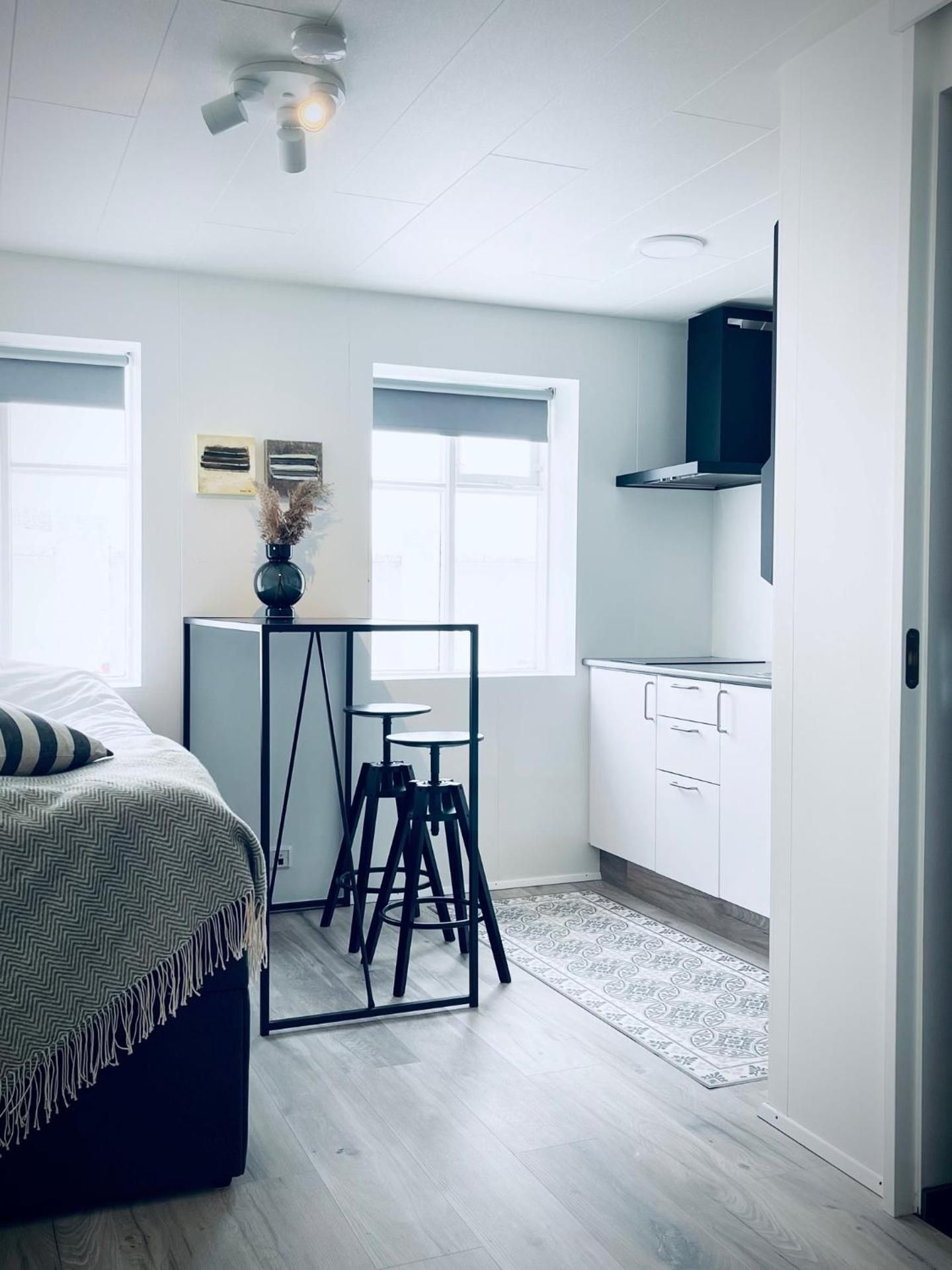 shared lounge/tv area