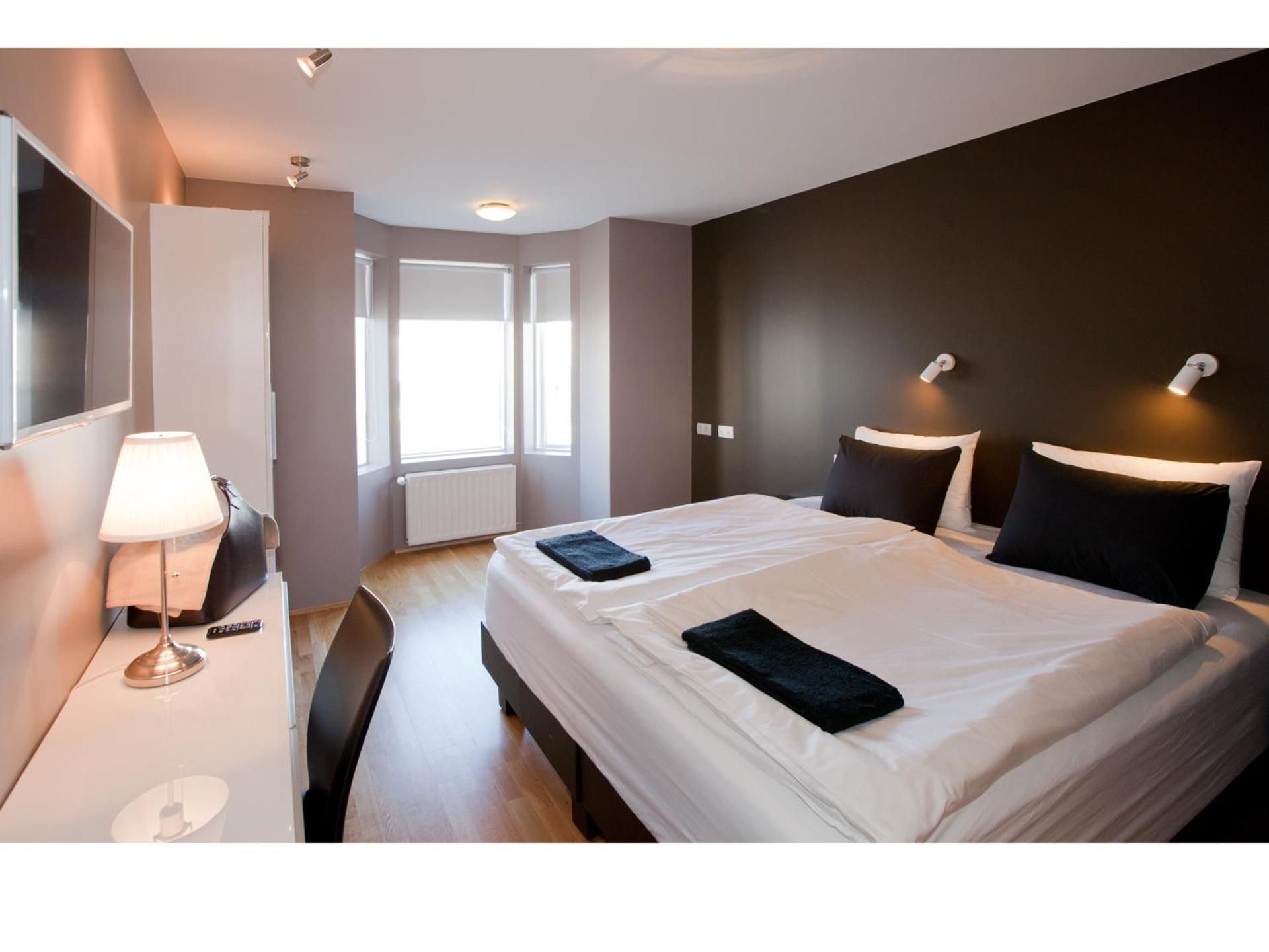 Standard Double or Twin Room with Square View and Private Bathroom
