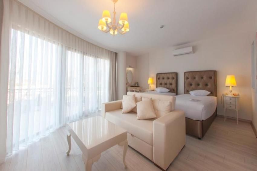 Motali Life Hotel Superior Room with Lake View 2