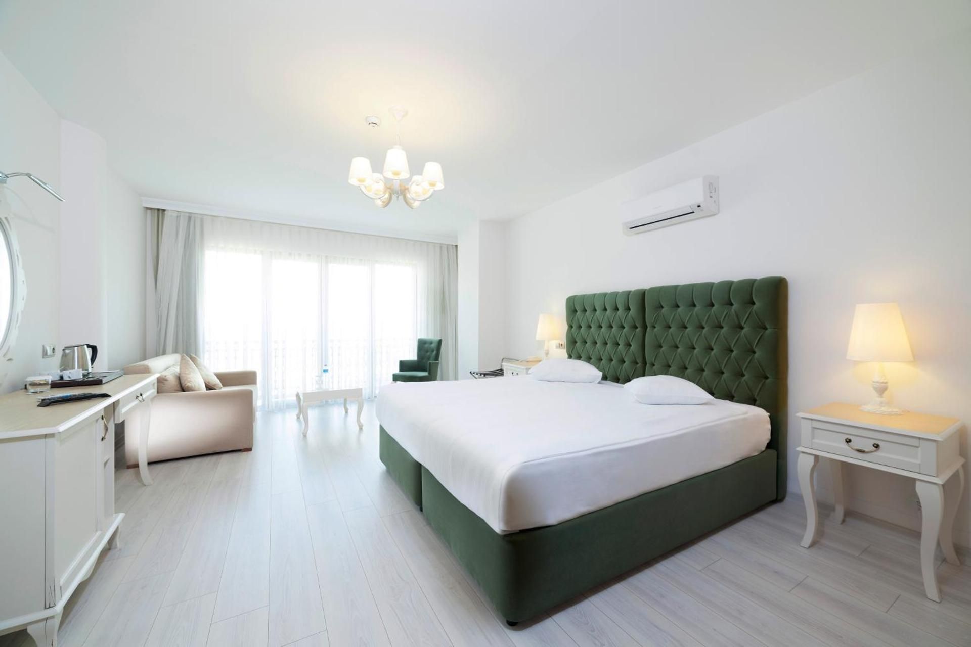 Motali Life Hotel Deluxe Room with Lake View 2