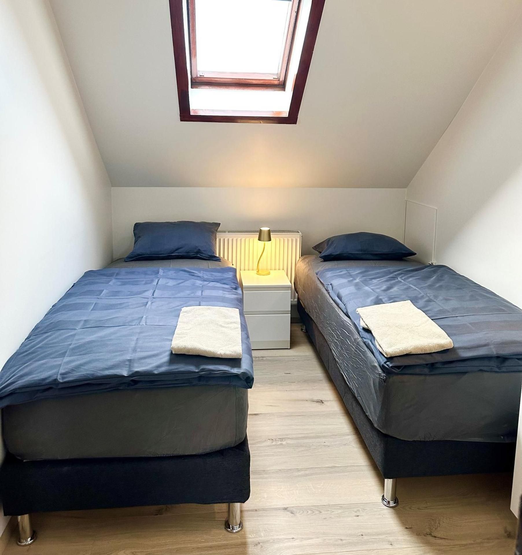 Standard Twin Room with Shared Bathroom