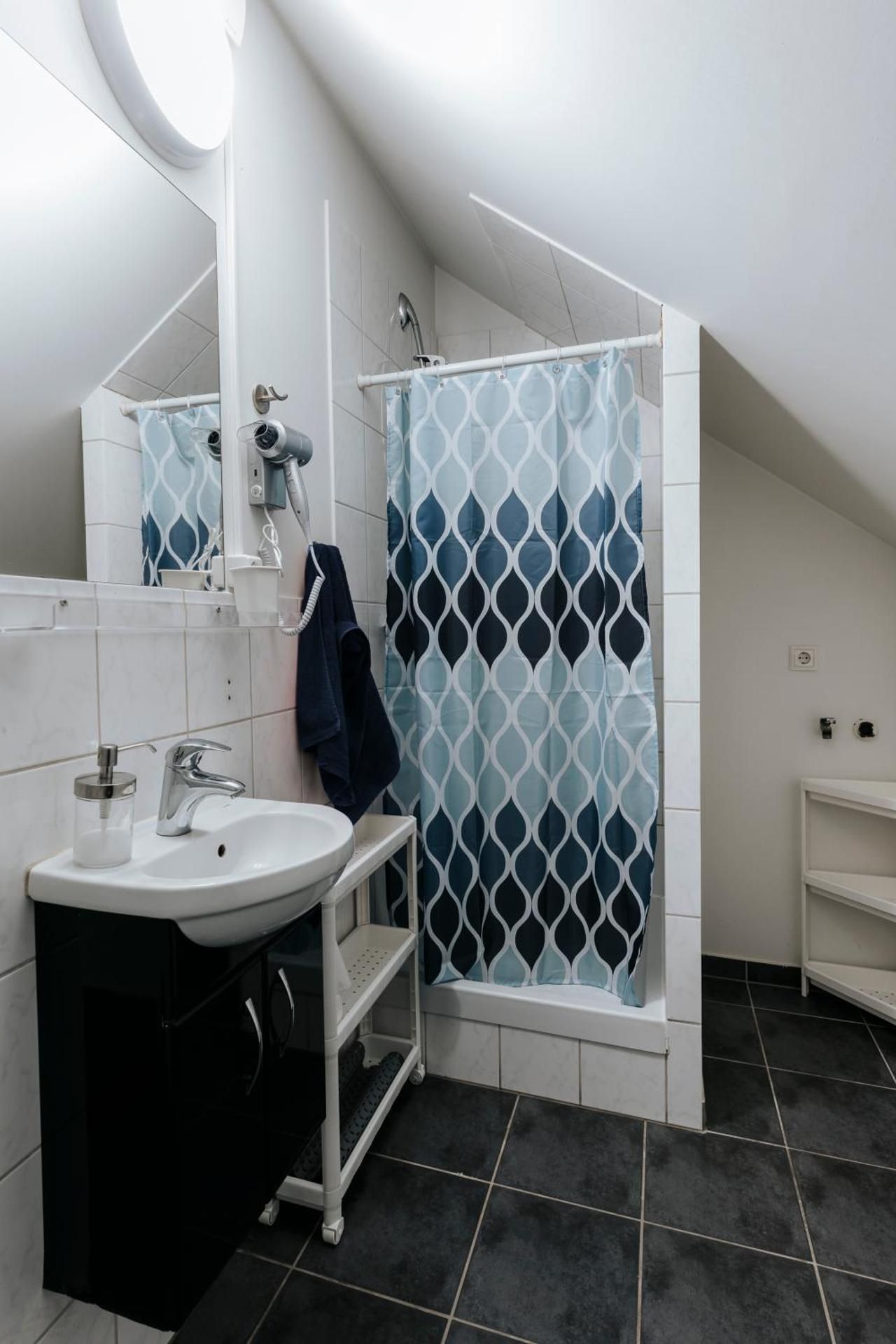 Standard Twin Room with Shared Bathroom