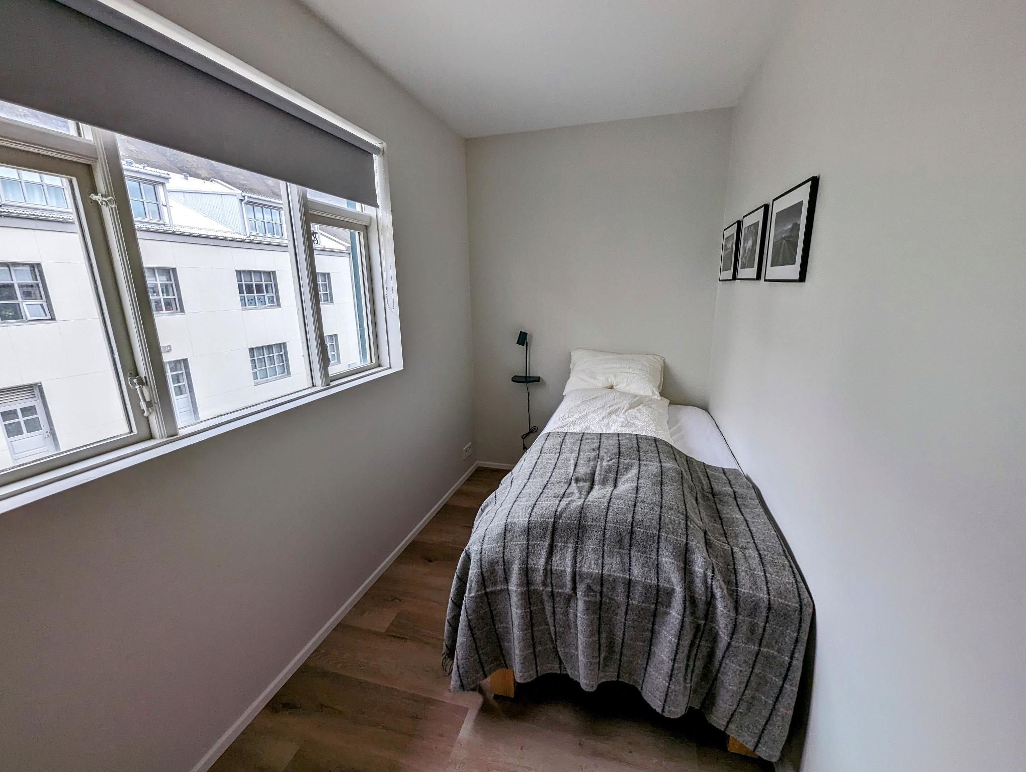 Single Room with Private Bathroom (1 Person)