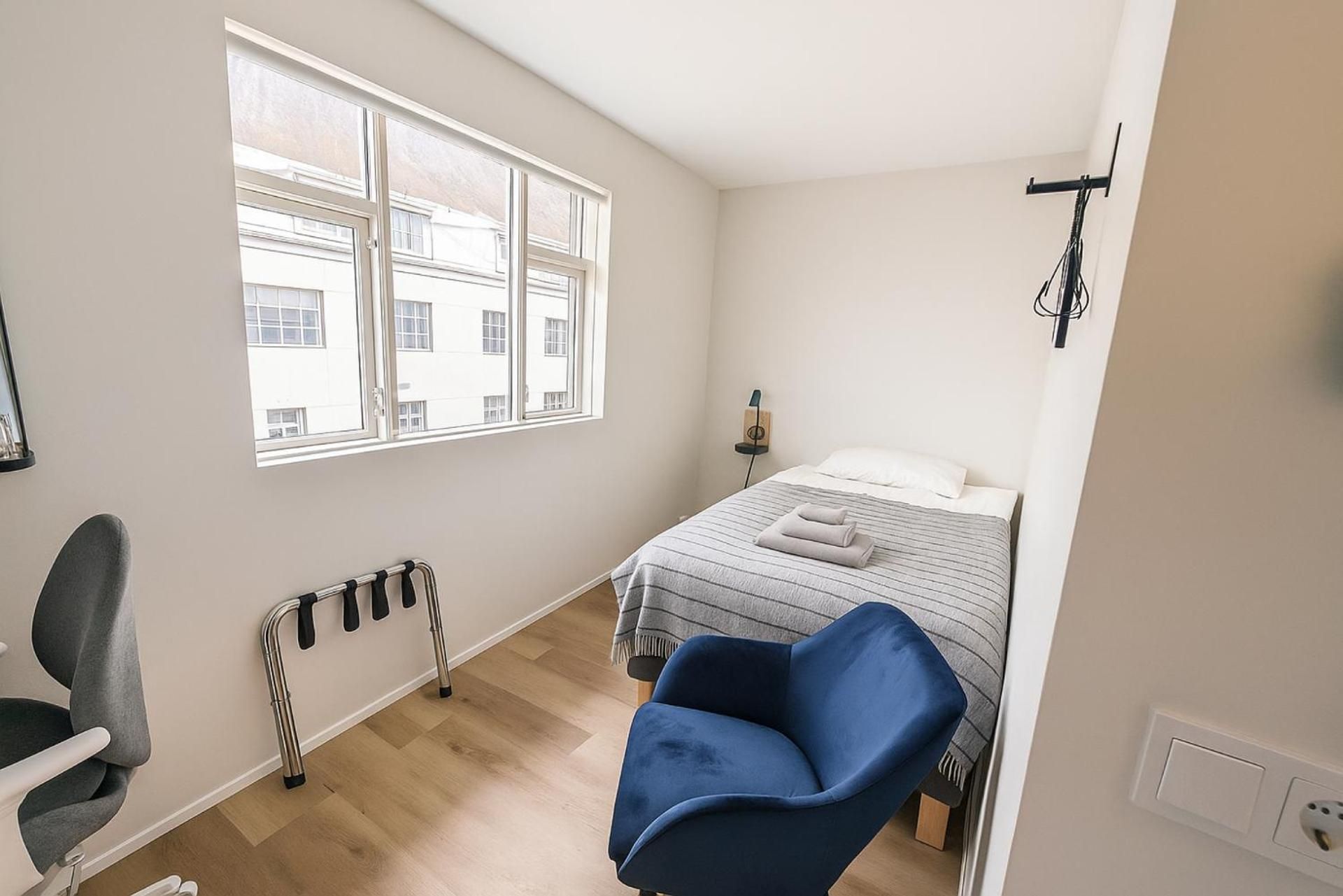 Single Room with Shared Bathroom