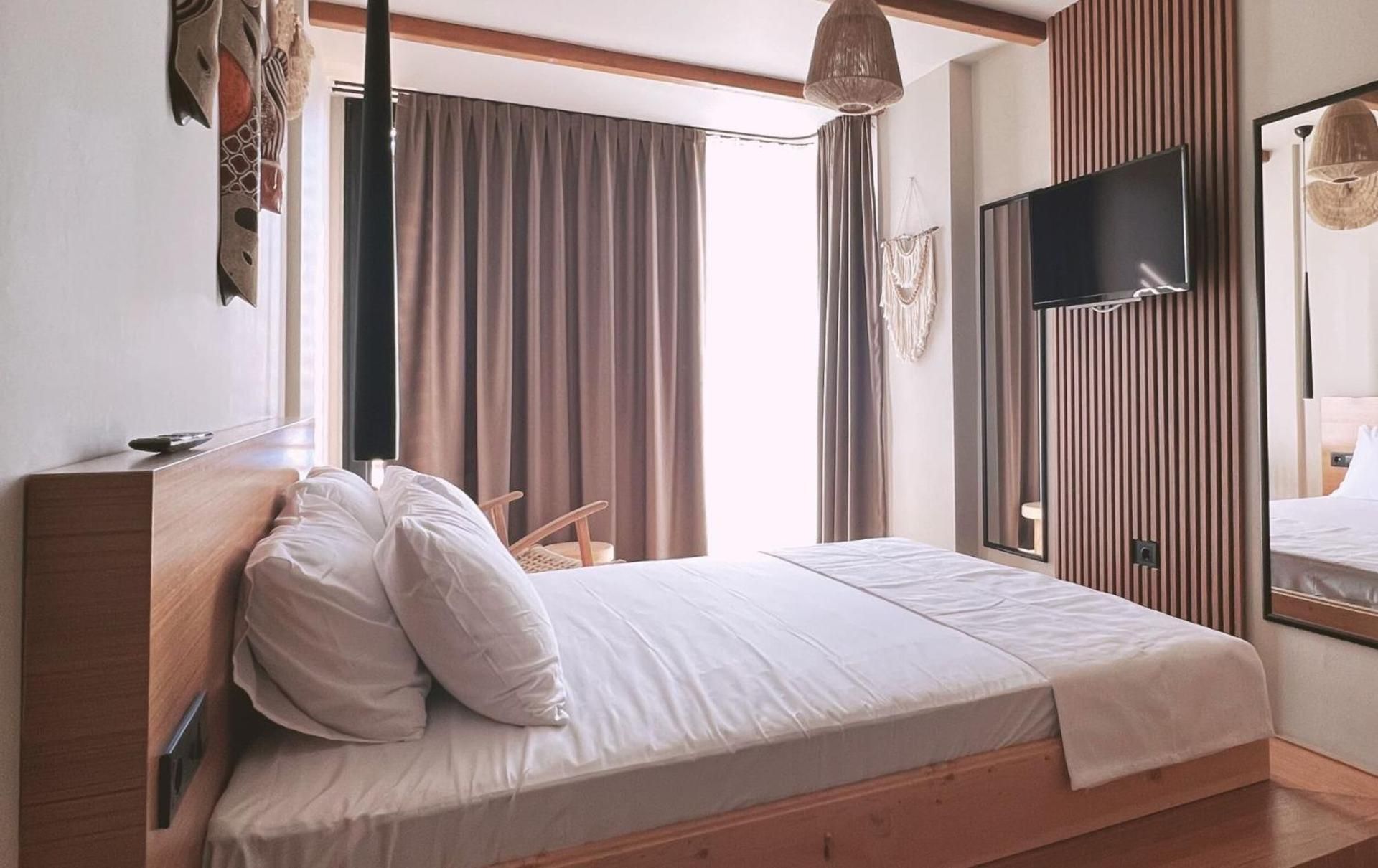 The May Five - Adults only Side Sea View Room