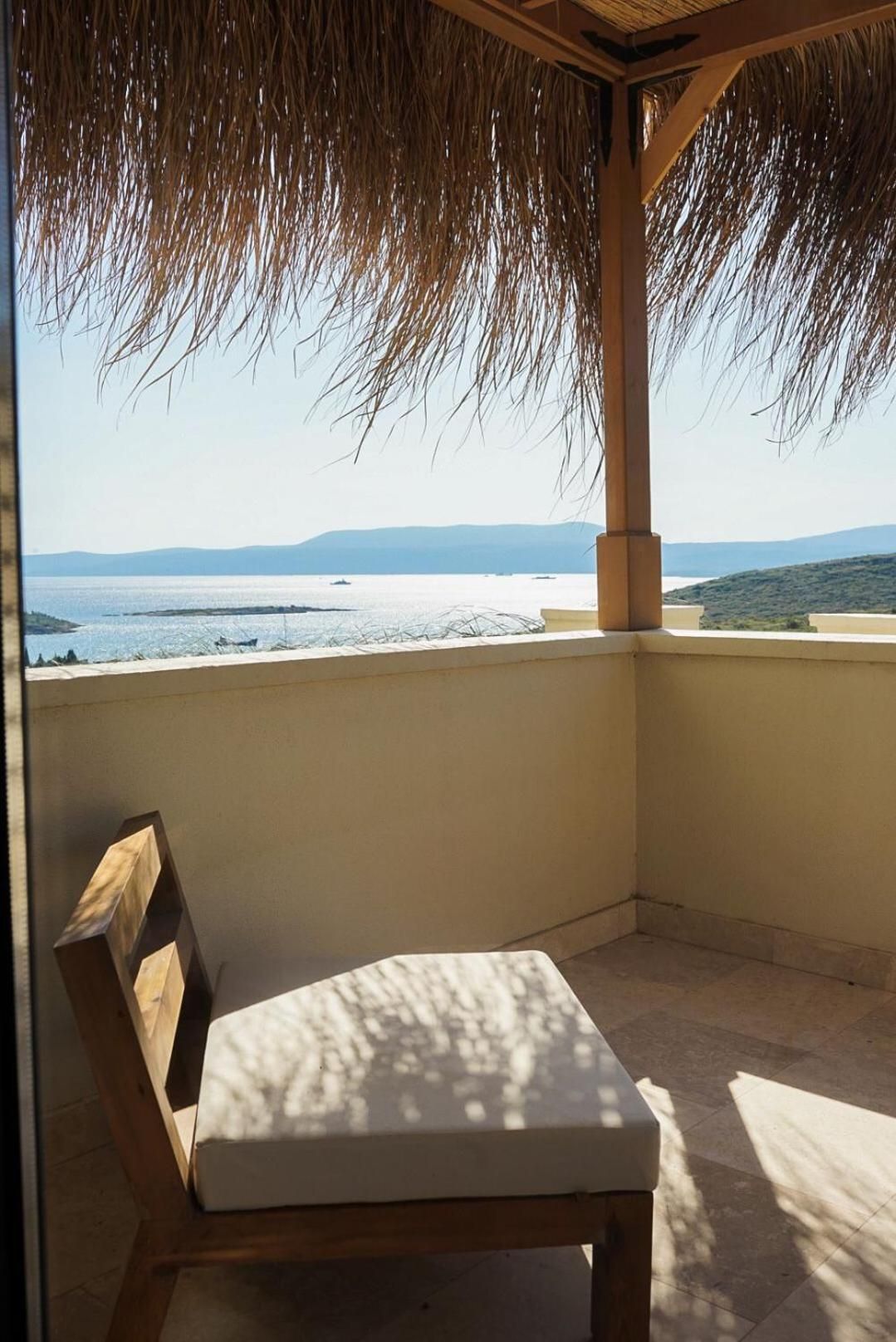 The May Five - Adults only Side Sea View Room 2