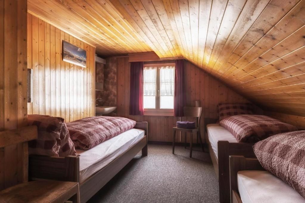 Basic Triple Room with Shared Bathroom