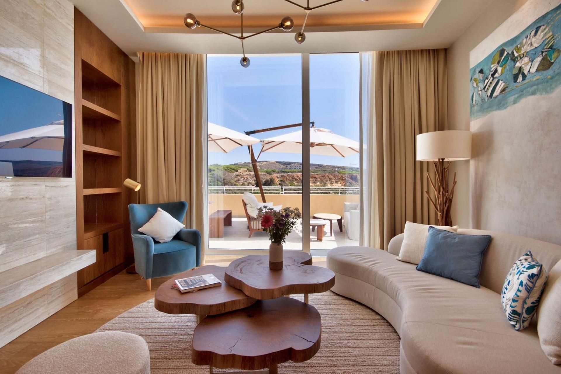 1-Bedroom Suite Sands Tower Sea View