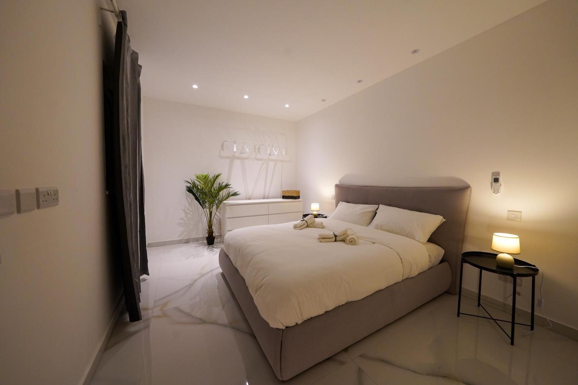Three-Bedroom Deluxe Apartment