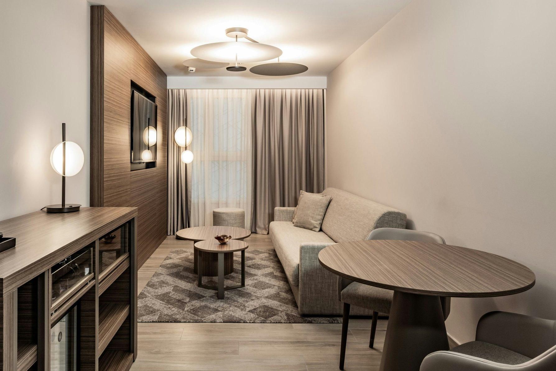 1 Bedroom Suite, 1 King, Sofa bed