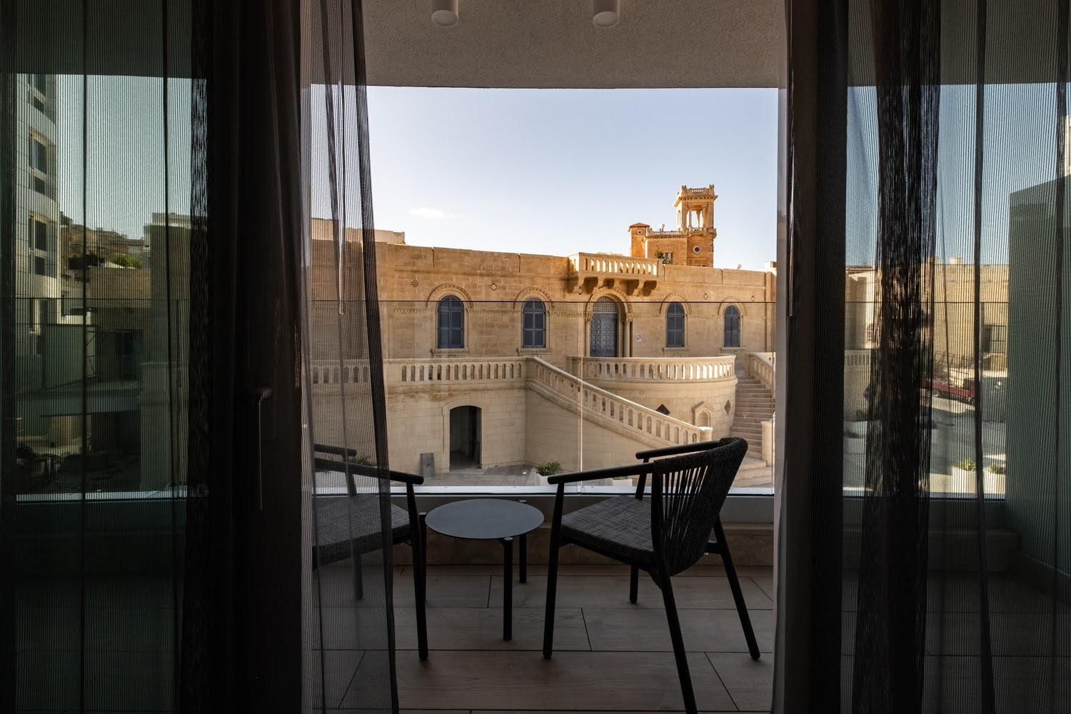 Regency Suite With 1 King Bed Pjazza View With Balcony