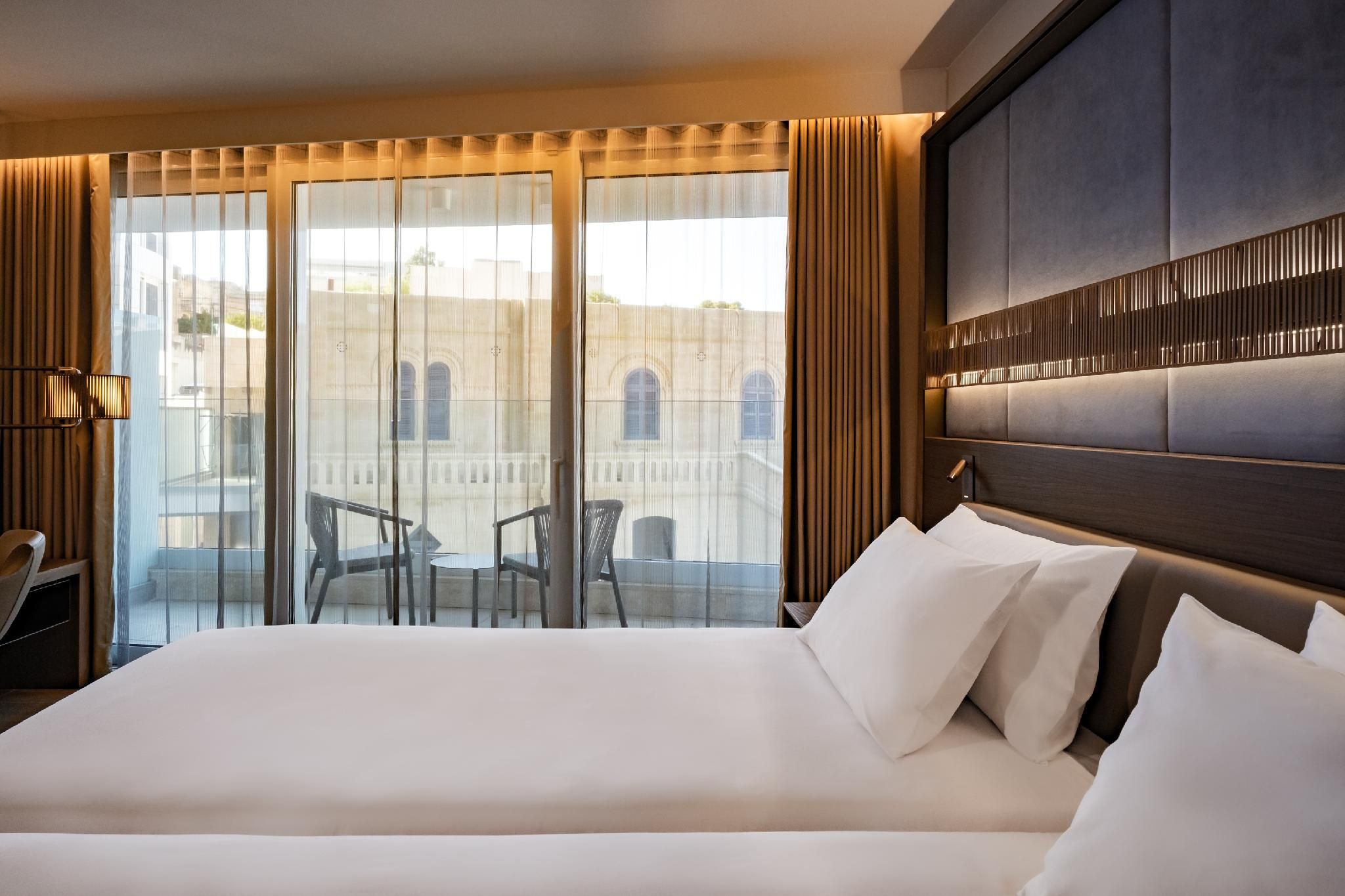2 Twin Beds Pjazza View Room With Balcony