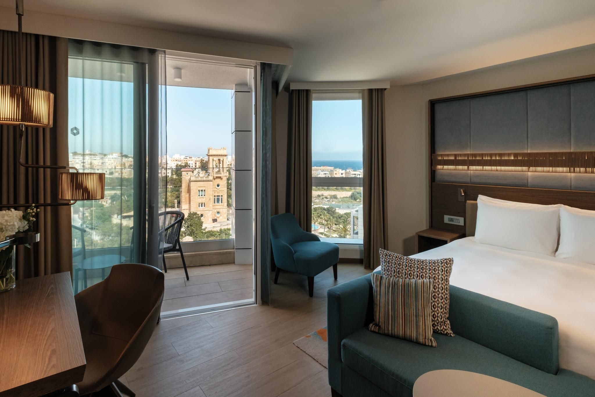 Junior Suite 1 King Bed Pjazza View And Balcony