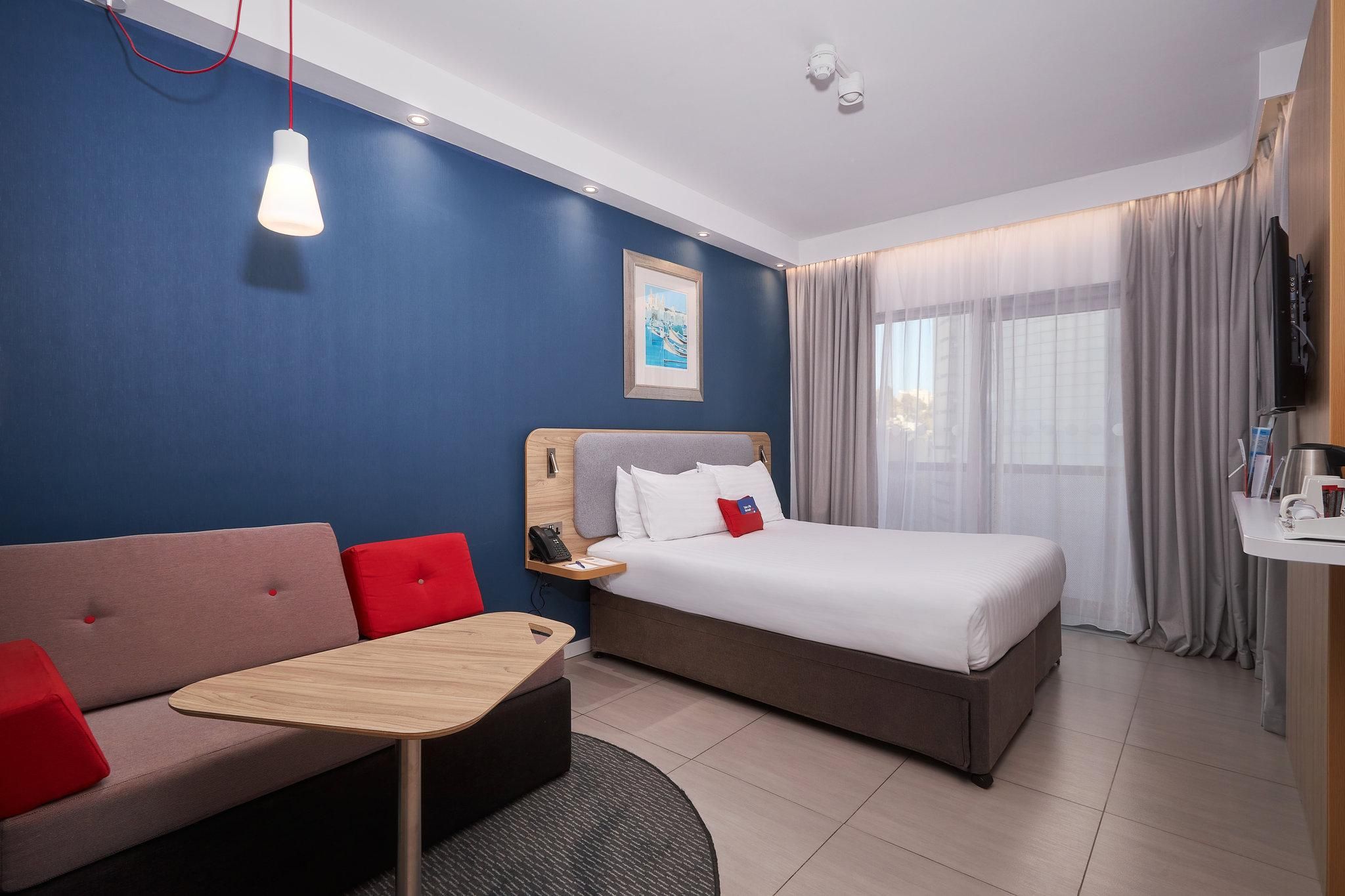 1 Double Standard Sofa Bed Balcony With Free Breakfast