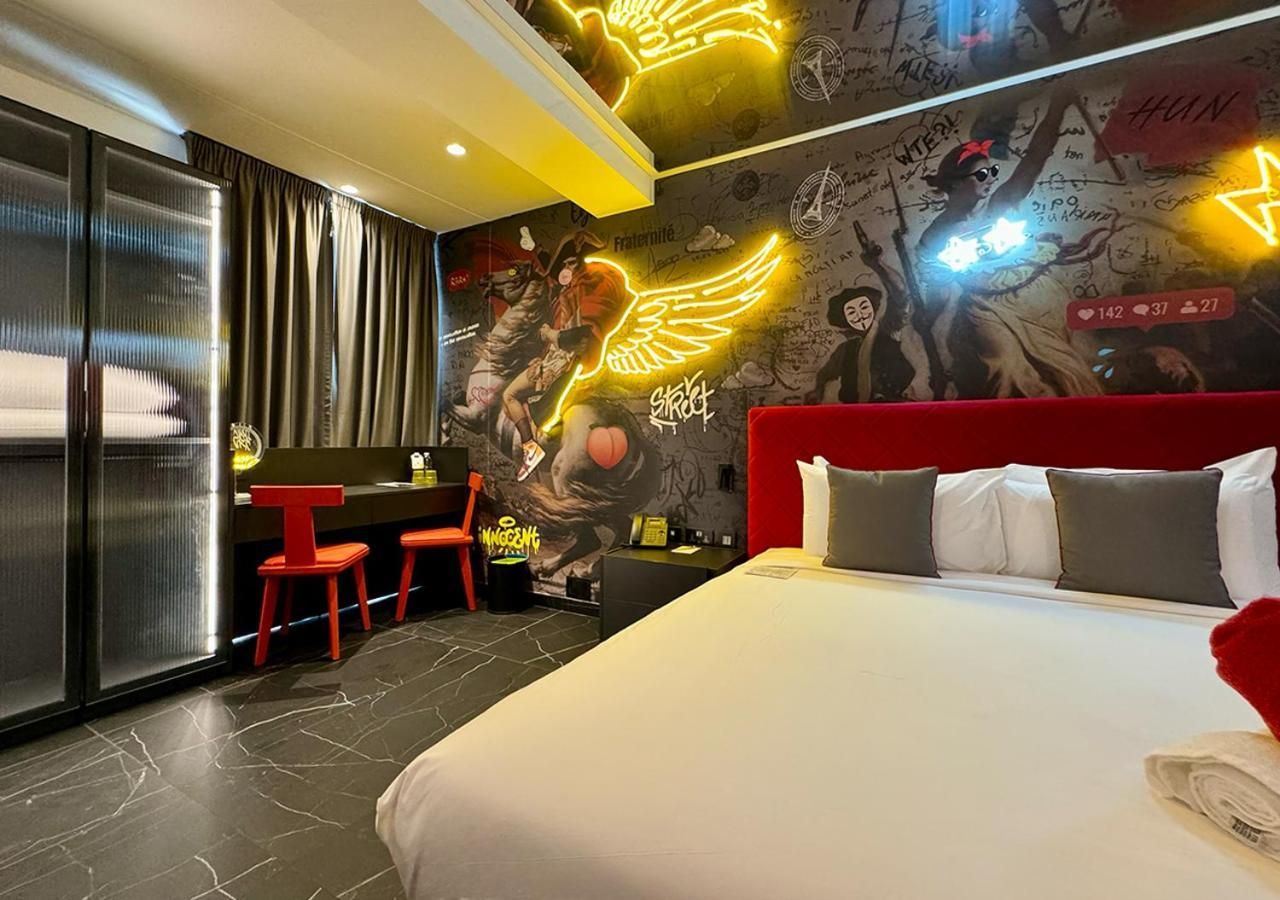 Deluxe Suite