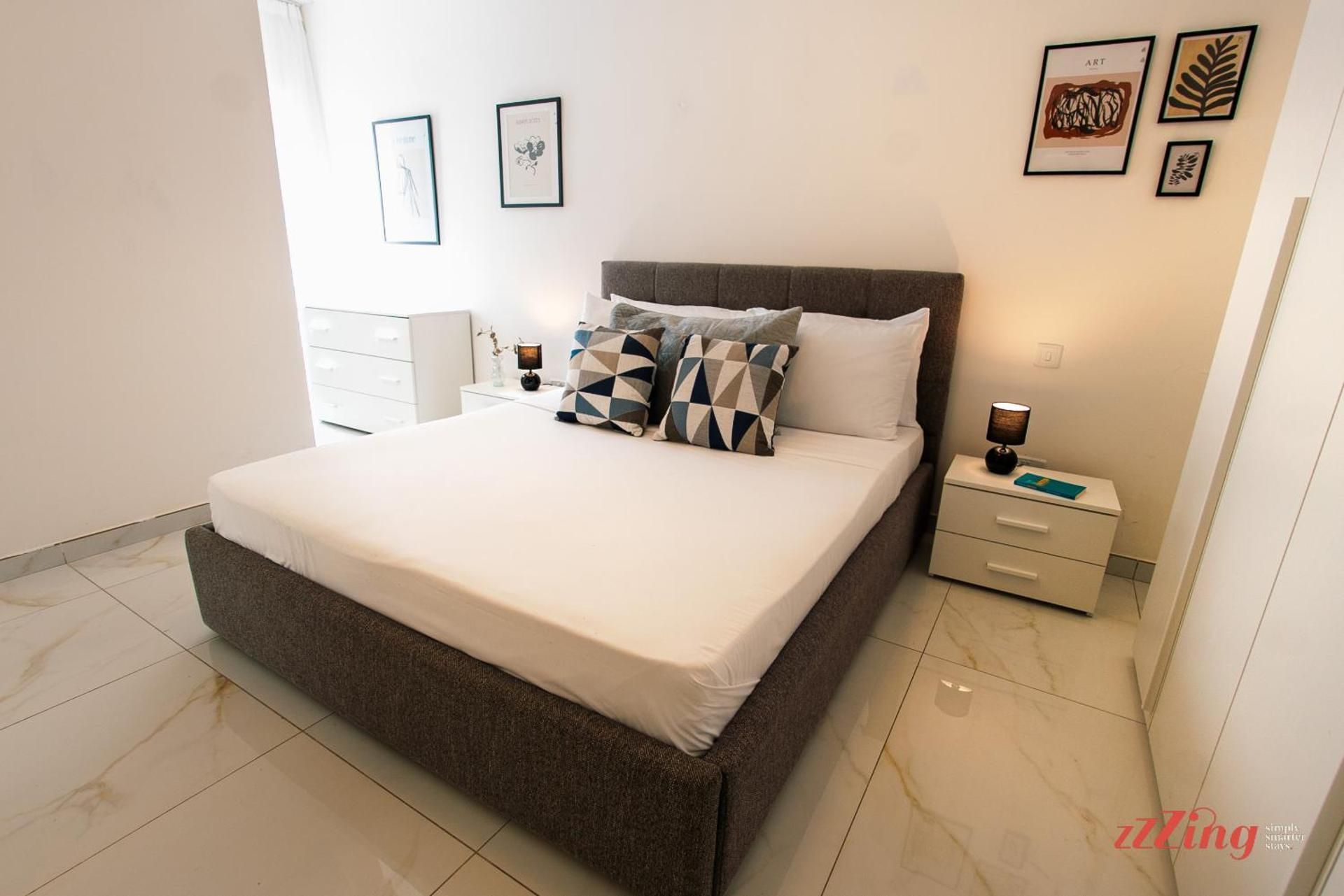 Two Bedroom Apartment with Balcony and Shared Pool