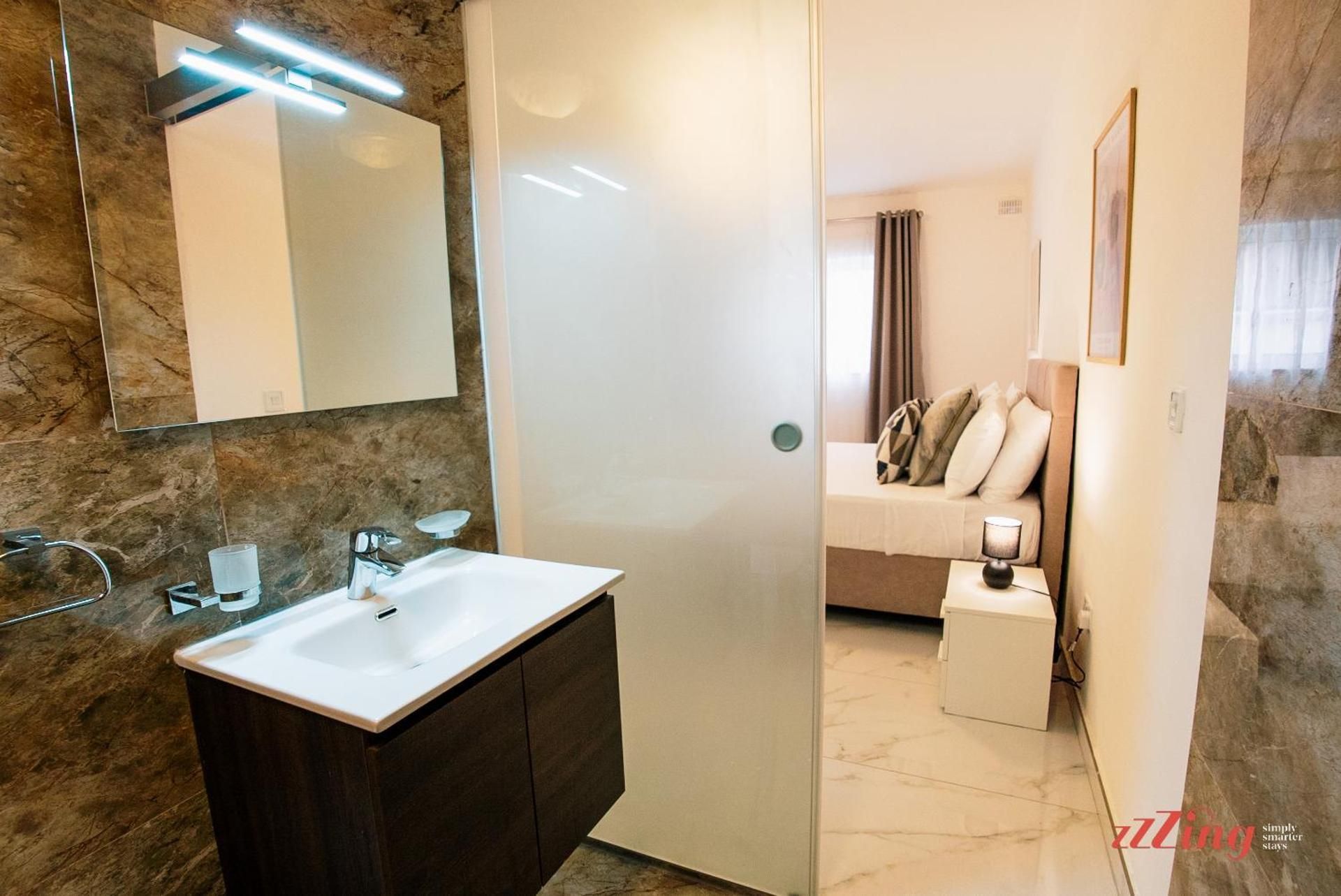 Two Bedroom Apartment with Kitchen and Shared Pool