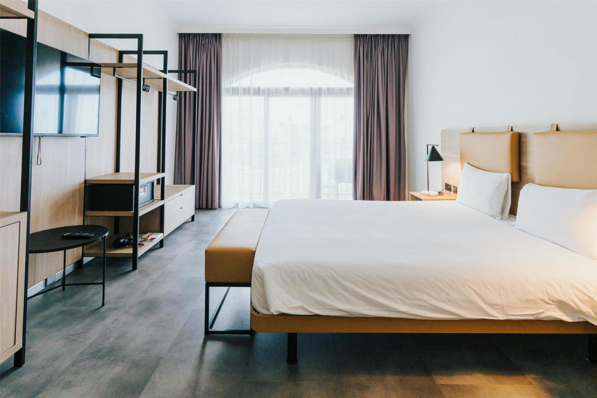 Standard Room - City view