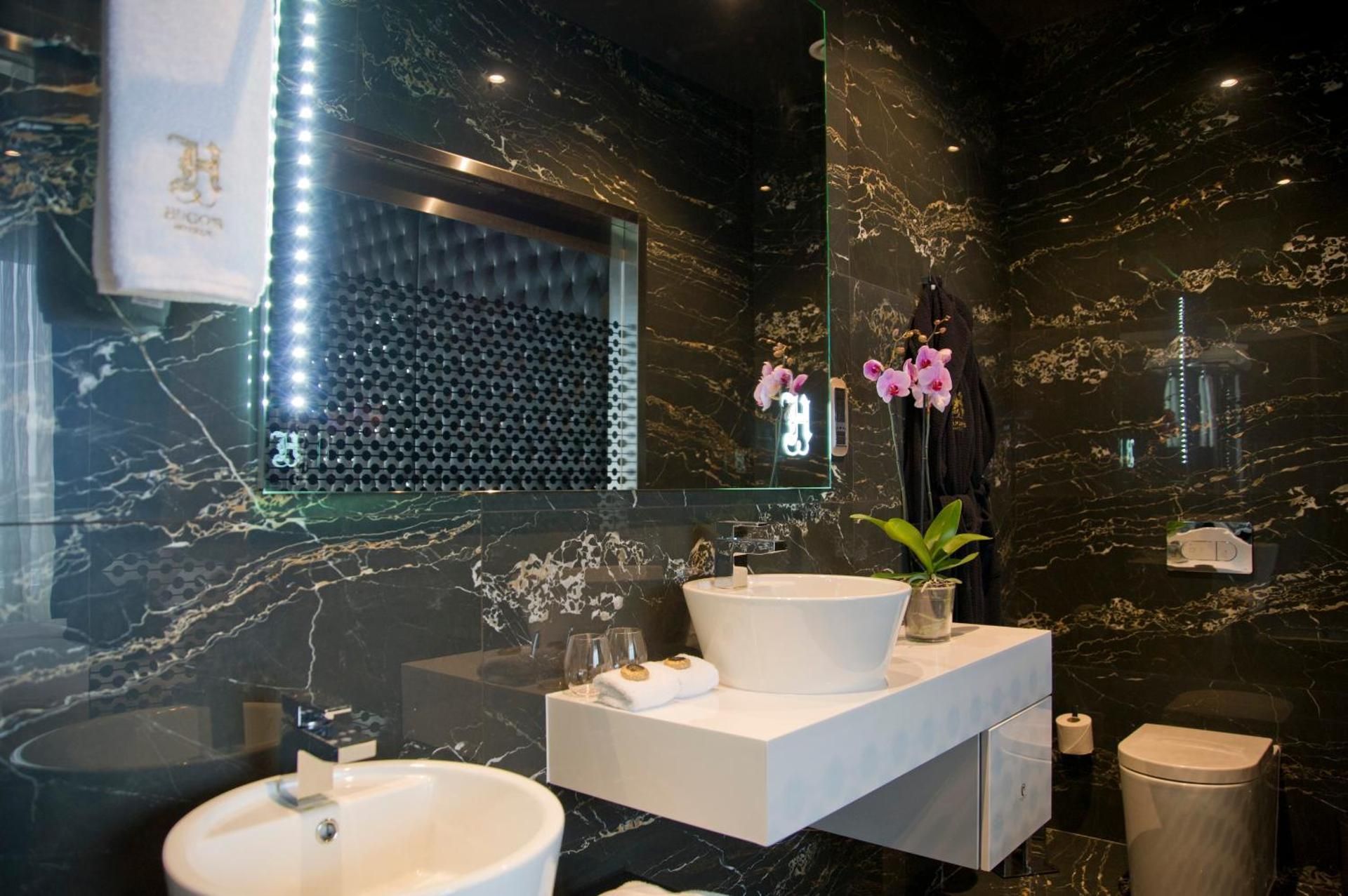 Superior Suite with Hot Tub