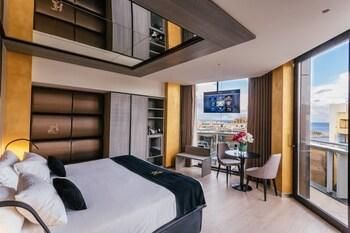 Luxury Side Sea View Room
