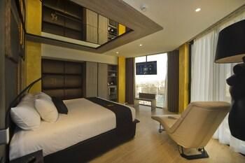 Luxury Side Sea View Room
