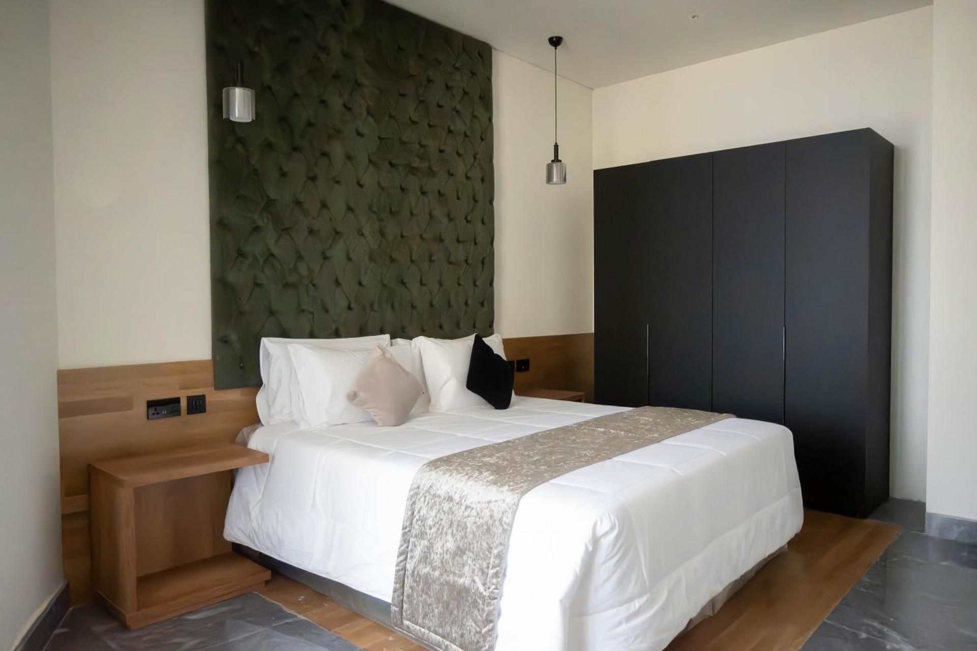 One-Bedroom Deluxe Apartment