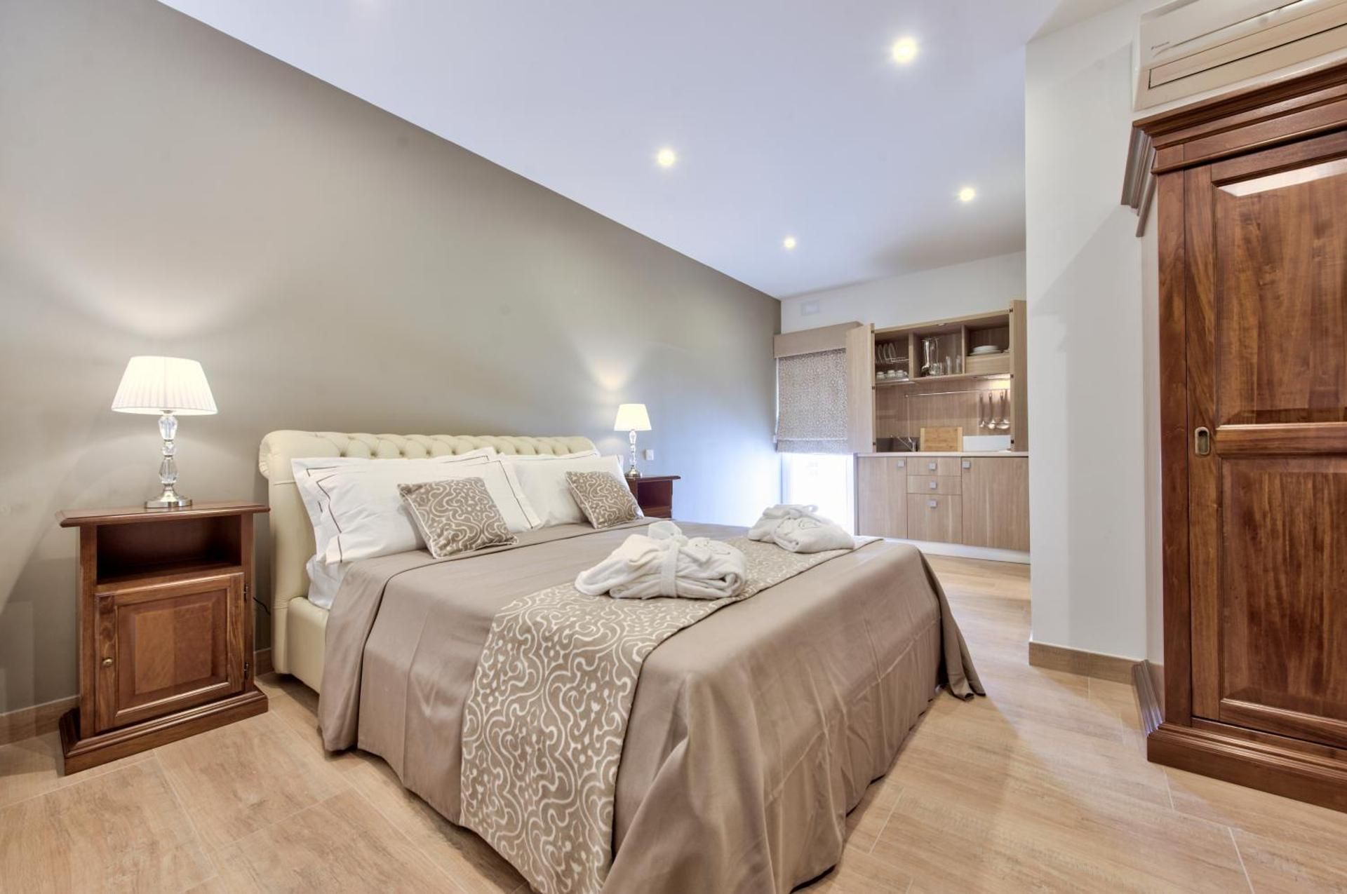 Palazzo Violetta Boutique Hotel King Suite with Balcony 2