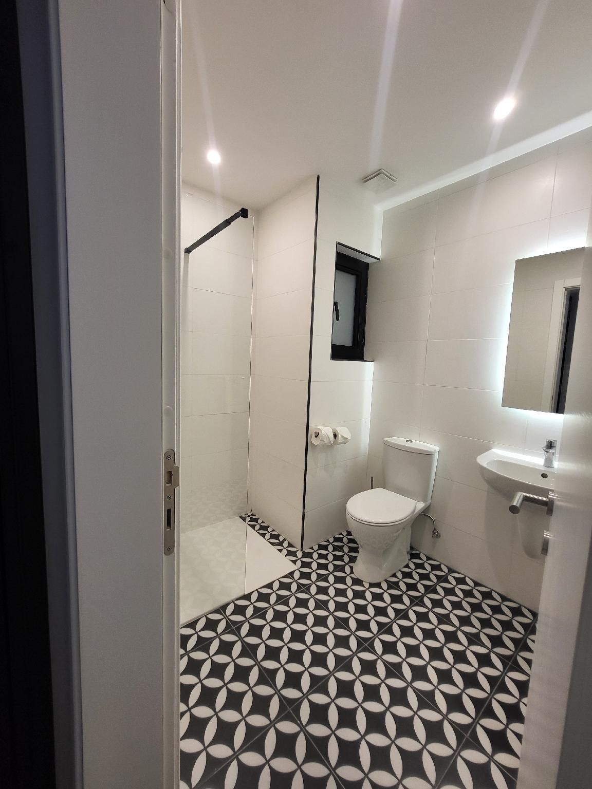 Carlton Hotel Standard Triple Room 3