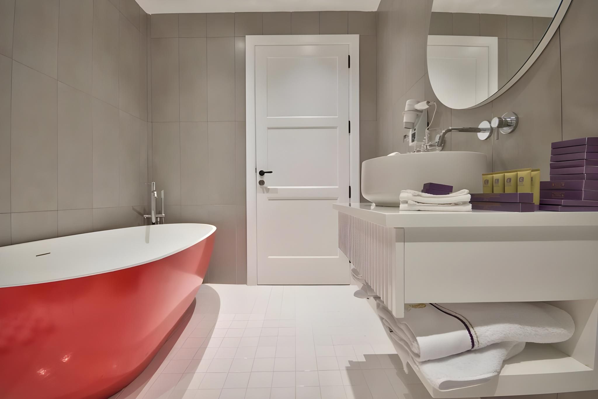 Executive Quadruple Penthouse with Outdoor Spa Bath and Kitchenette