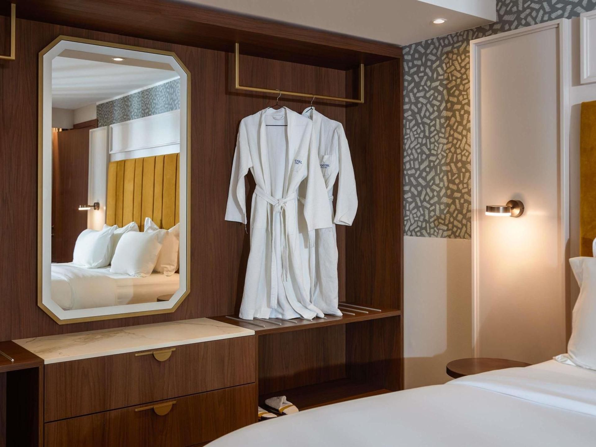 Suite Room with Double Bed and Sofa Bed