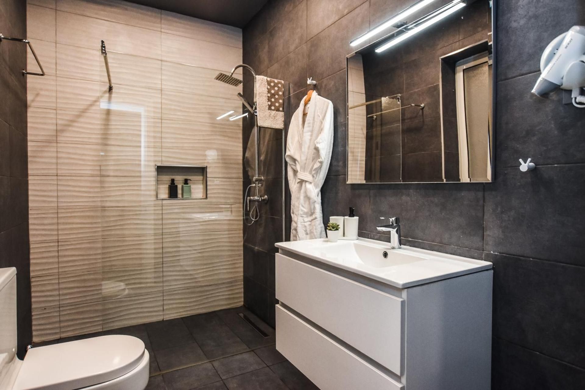 Deluxe Double Room with Shower