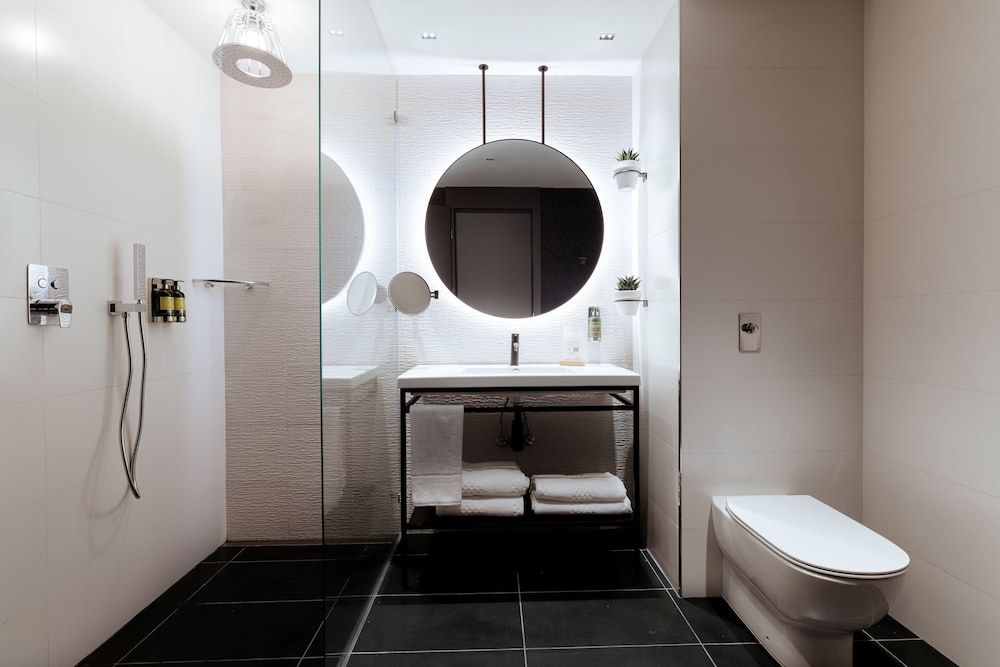 The Embassy Valletta Hotel Deluxe Double or Twin Room 4