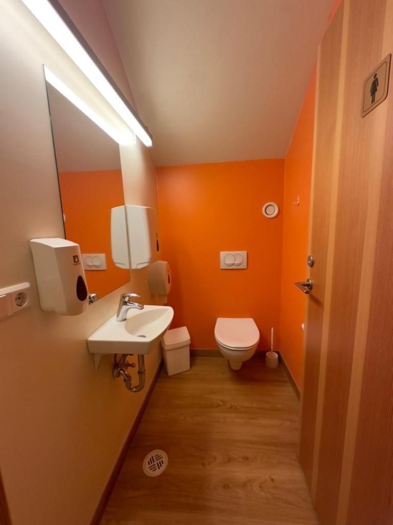 Standard Twin Room with Shared Bathroom